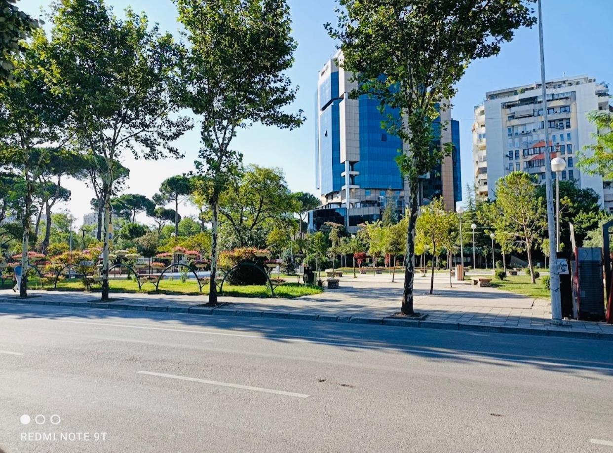 Lilo'S Place Тирана Екстер'єр фото